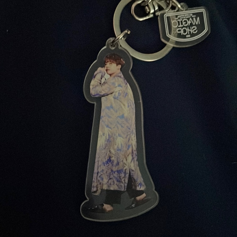 BTS: Suga keychain magic shop
